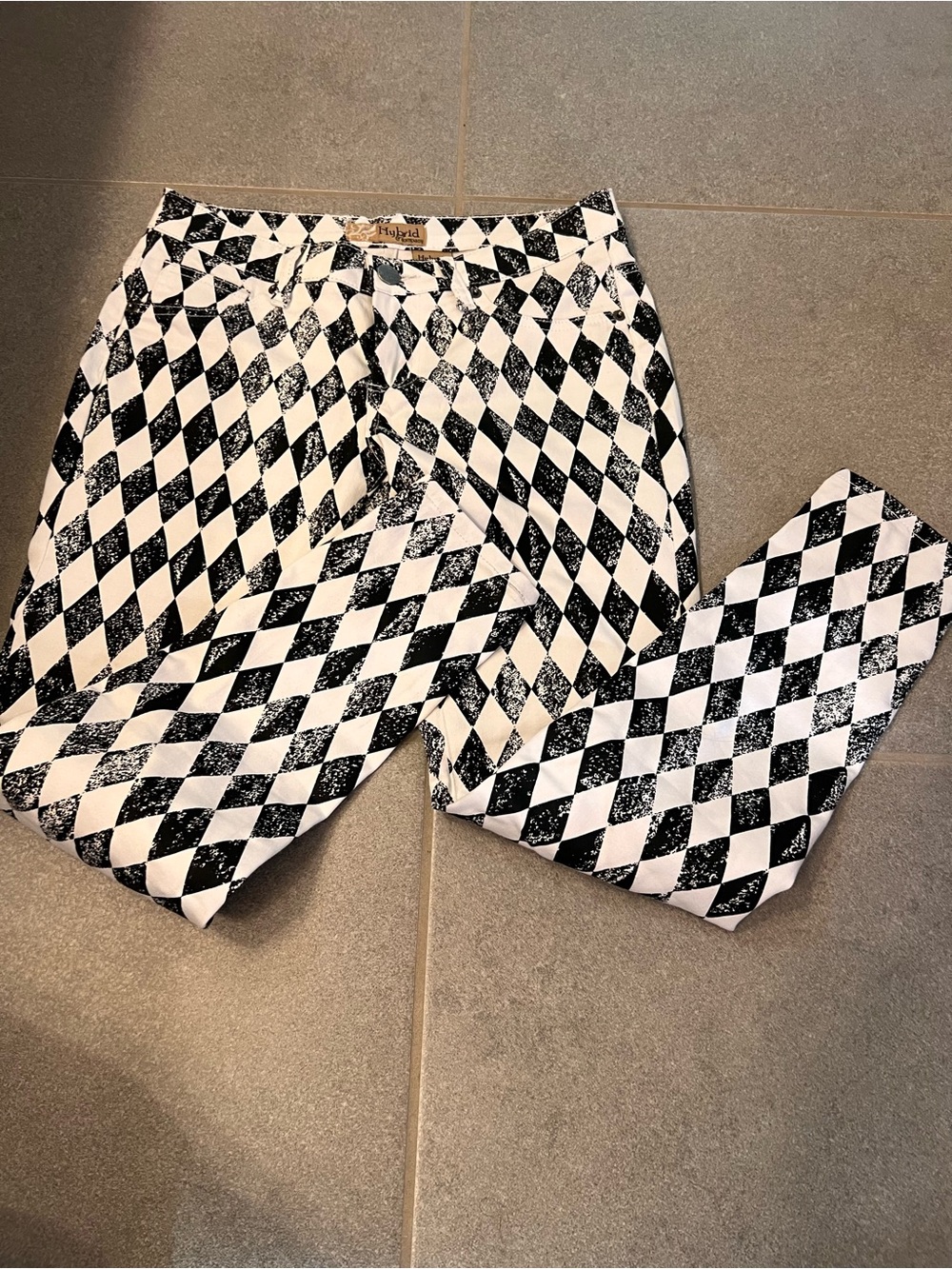 Checkered Diamond Print Women’s Skinny Pants- Black n White Geometric Pattern